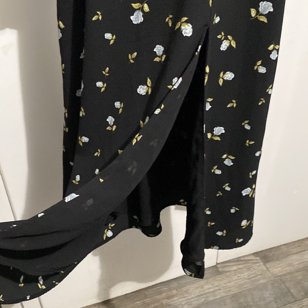 Forever 21  Black with baby blue flowers midi dress - Picture 3 of 5